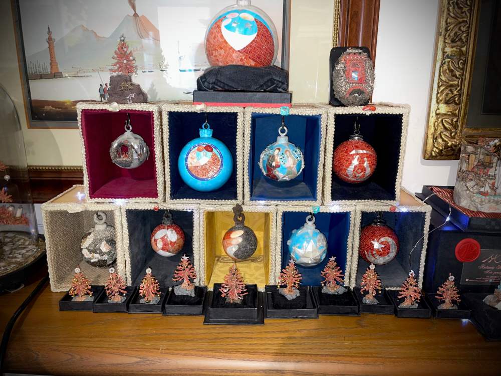 Palline e alberelli di natale di Antonio Marciano.